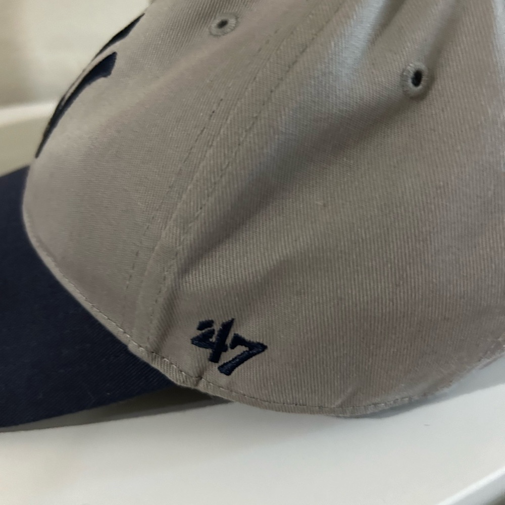47’ NY Yankees Trucker Hat two tone Grey Navy - Picture 3 of 4